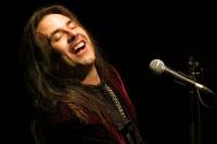 André Matos al piano